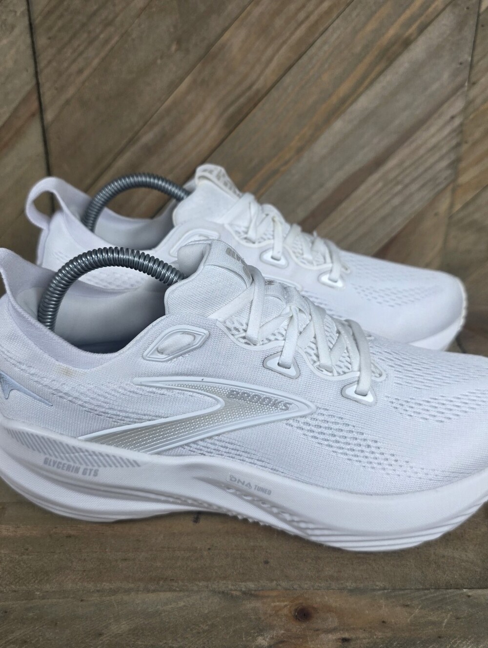 Brooks Glycerin GTS 22 Womens Athletic Running Shoes Size 9 White NO INSOLES